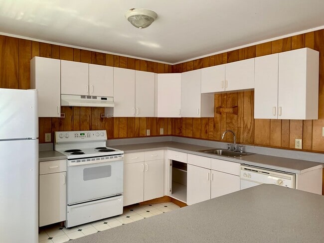 Building Photo - 608 Willard Pl