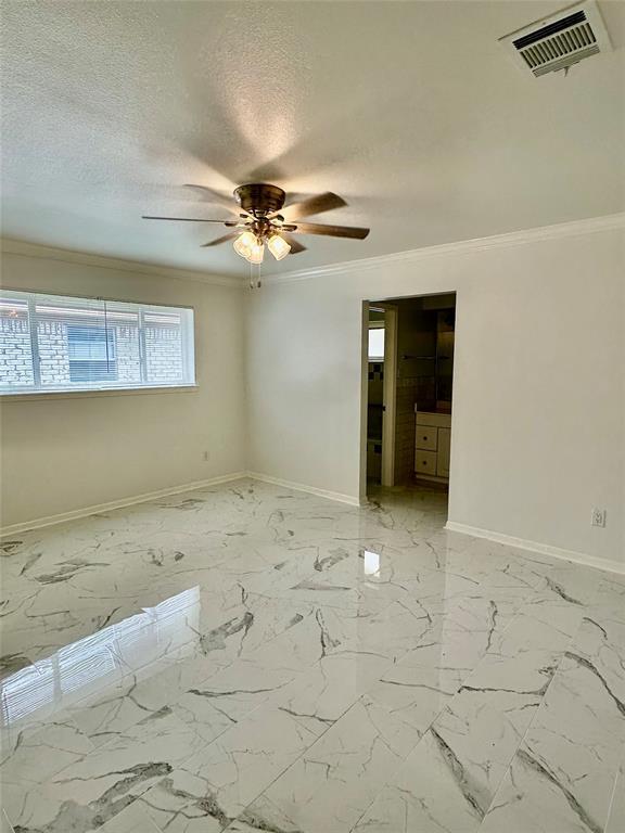 Foto del edificio - 12027 Meadow Hollow Dr