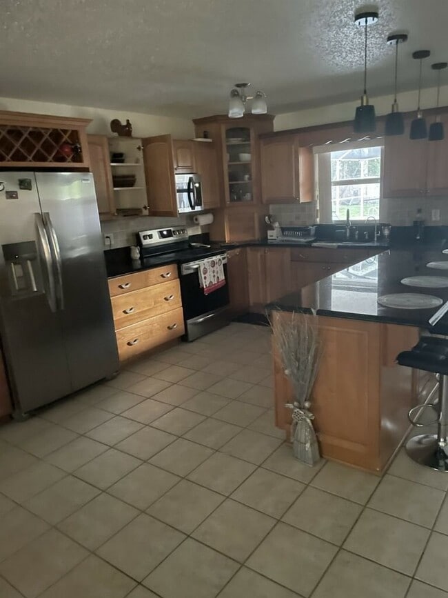 Building Photo - 8029 S Meadowview Cir