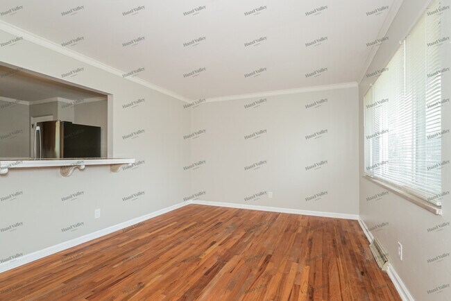 Foto del edificio - 1835 Shirlene Dr