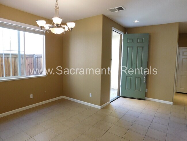 Foto del edificio - Wonderful 3 bd/2.5 ba Elk Grove Home with 2 Car Garage