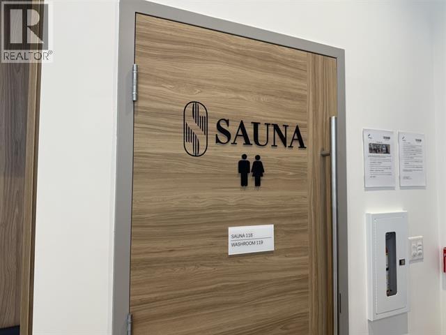 Building Photo - 6468 Willingdon Ave