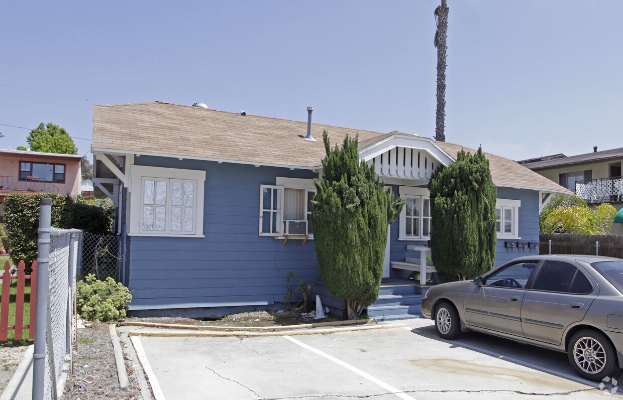 Building Photo - 4571-4575 Texas St