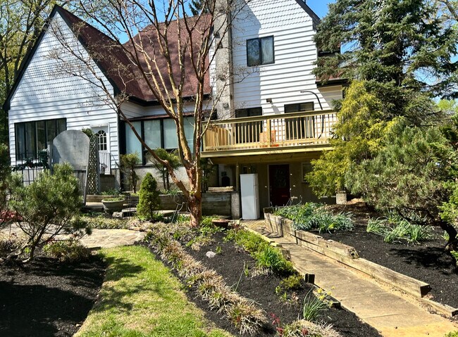 Building Photo - 41 Silvers Rd
