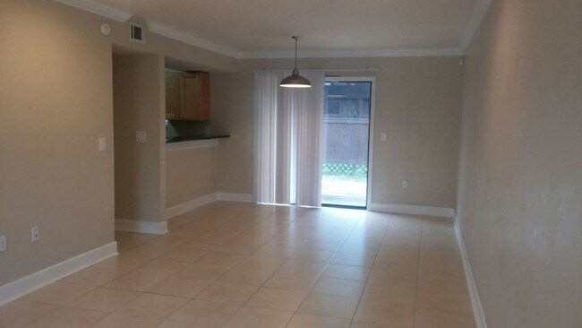 Building Photo - 1836 N Crystal Lake Dr