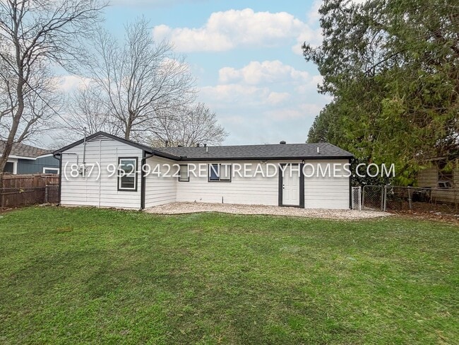 Photo - 3835 Basswood Dr House
