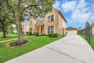 Building Photo - 3210 Shadowwalk Dr