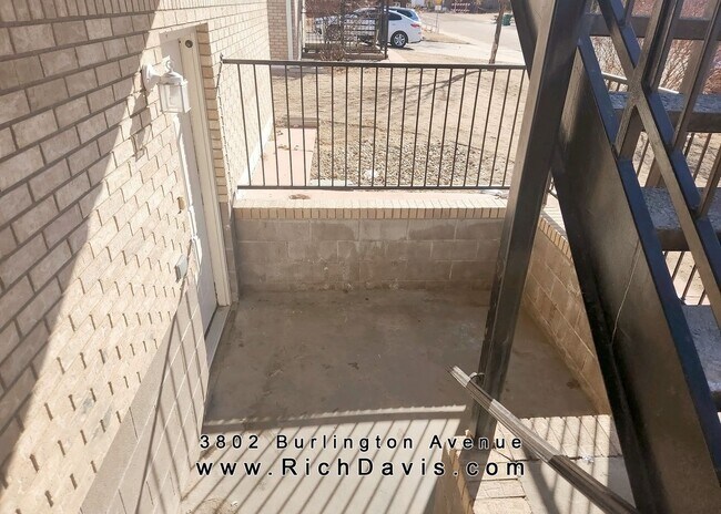 Building Photo - 3 Bed, 1 Bath, Great location off 37th and...
