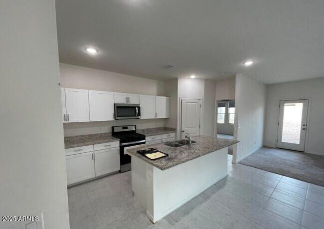 Building Photo - 19142 W Elm St