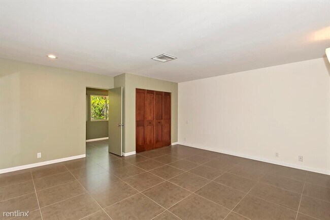 Foto del edificio - 2 br, 1.5 bath Condo - 555 W Baristo Rd # ...
