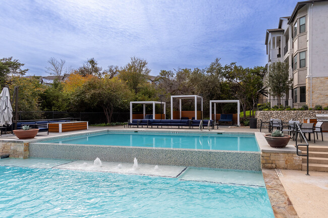 Building Photo - Estates at Bee Cave