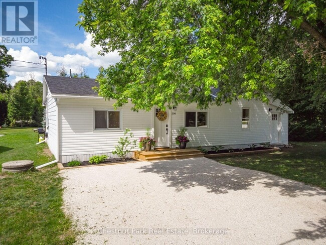 Building Photo - 208 Redan St