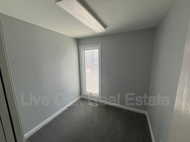 Foto del edificio - 113 Holly Crescent