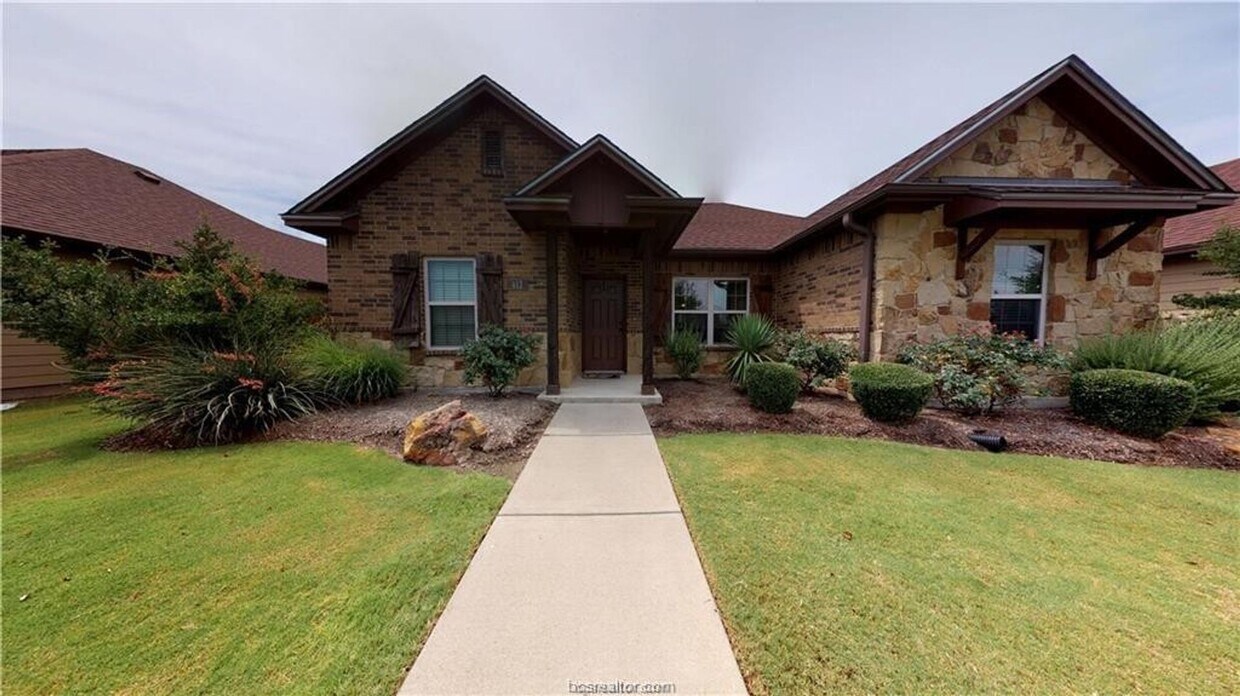 Primary Photo - 412 Deacon Dr