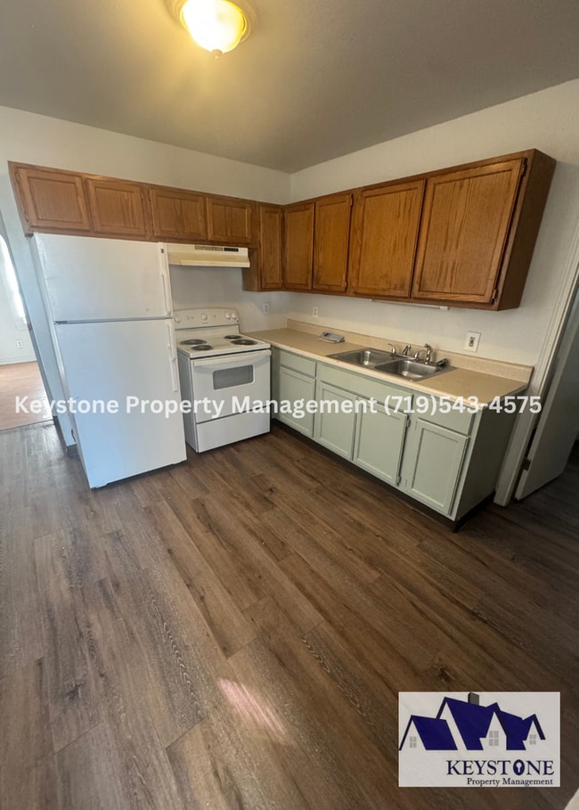 Building Photo - $550 Off Move In Special! Fresh Paint/New ...