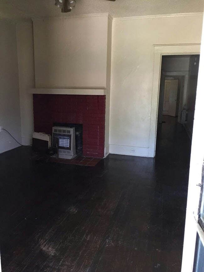 Building Photo - 1066 Greenlaw Ave
