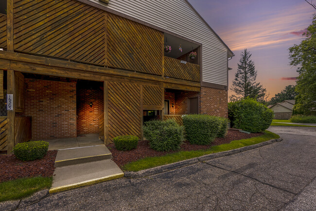 Building Photo - 16507 Woodlane