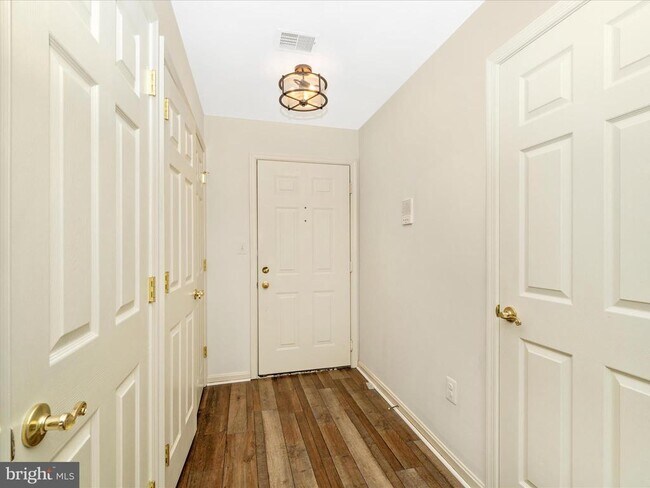 Foto del edificio - 214 Ridgepoint Pl