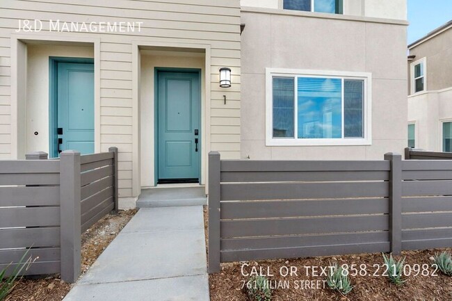 Building Photo - Gorgeous New Townhome in Chula Vista!