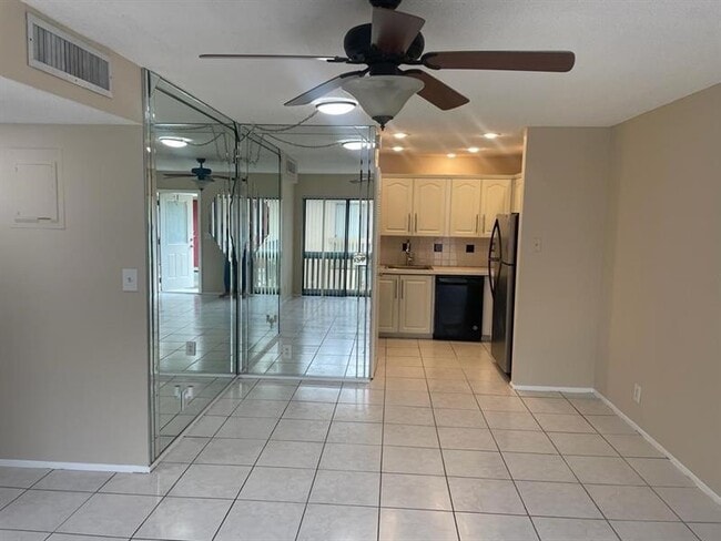 Foto del edificio - 2621 Riverside Dr