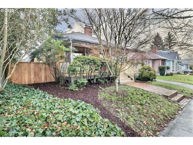 Foto del edificio - Gorgeously Modern 3Bed, 2Bath with HUGE re...