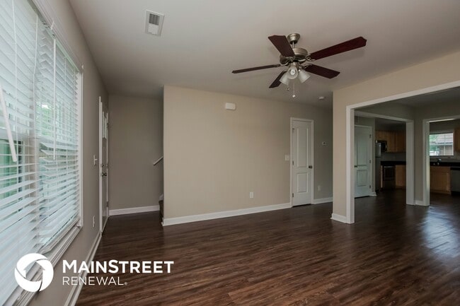 Building Photo - 492 Rogers Lake Rd E