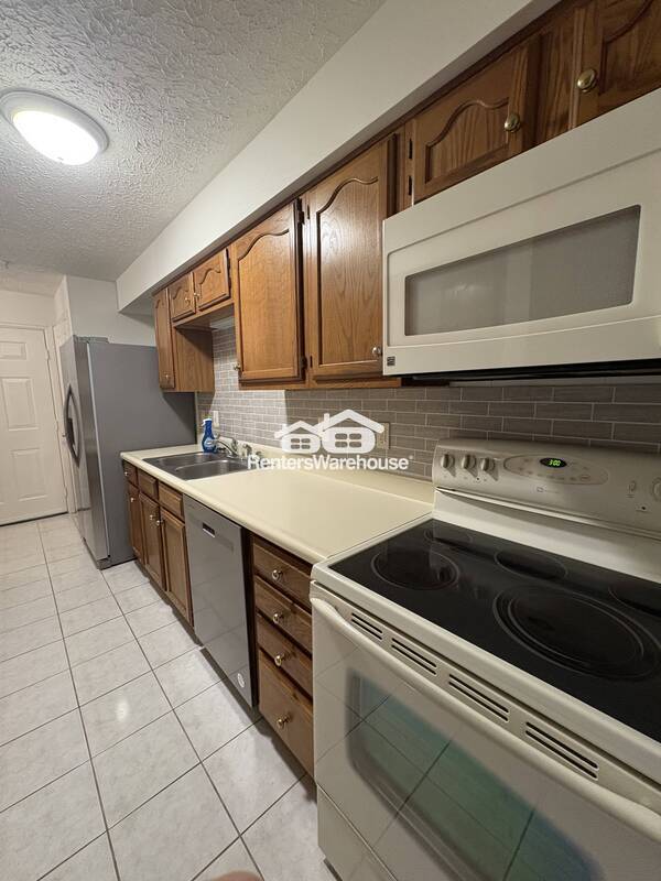 Foto del edificio - 904 Swallow Crest Ct