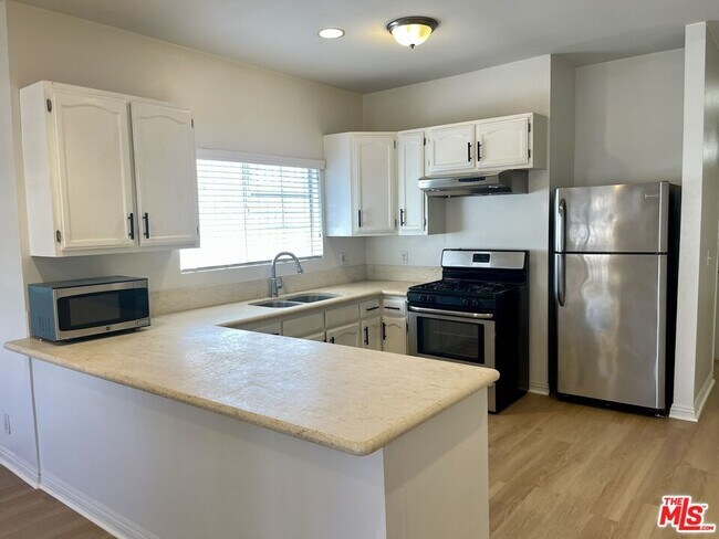 Foto del edificio - 3421 Walton Ave