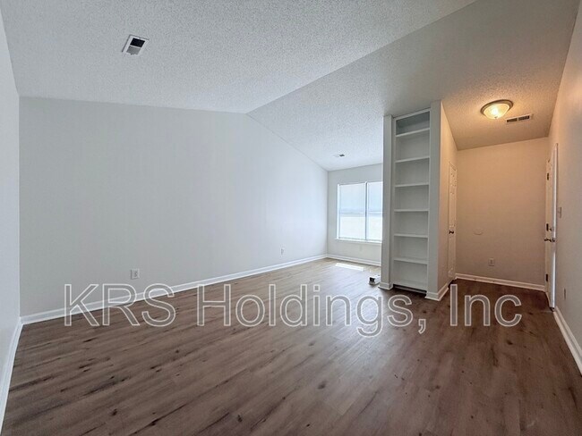 Foto del edificio - 612 Kendall Dr