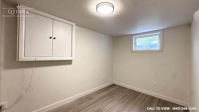 Building Photo - 42 Wenlock Cres