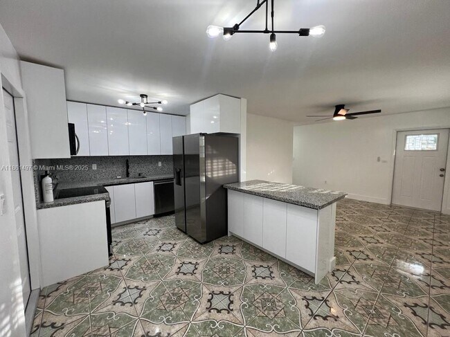 Foto del edificio - 3081 NW 94th St