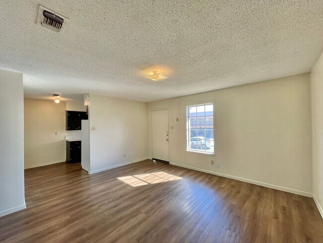 Foto del edificio - 624 Sunset Ln