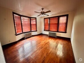 Building Photo - 1573 N Farwell Ave