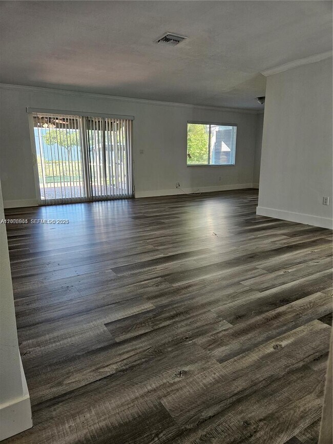 Foto del edificio - 10050 Broad Channel Dr