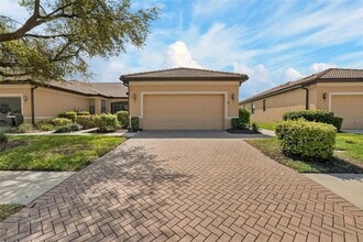 Building Photo - 210 Shell Falls Dr