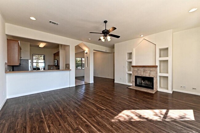 Building Photo - 4307 Eck Ln