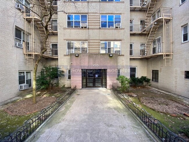 Building Photo - 100 Bennett Ave