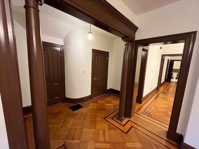 Foyer - 88 Putnam Ave