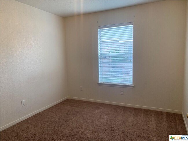 Building Photo - 3305 Alicante Ct