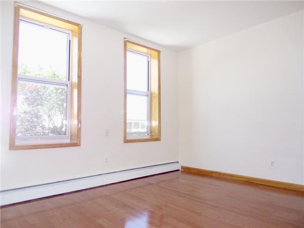 Foto del edificio - 1762 64th St