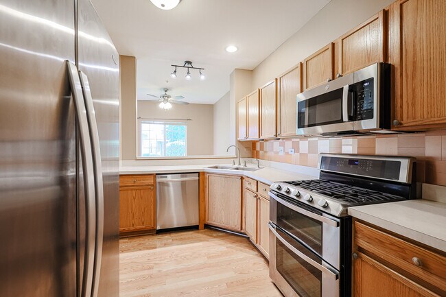Foto del edificio - 607 Fox Ridge Dr