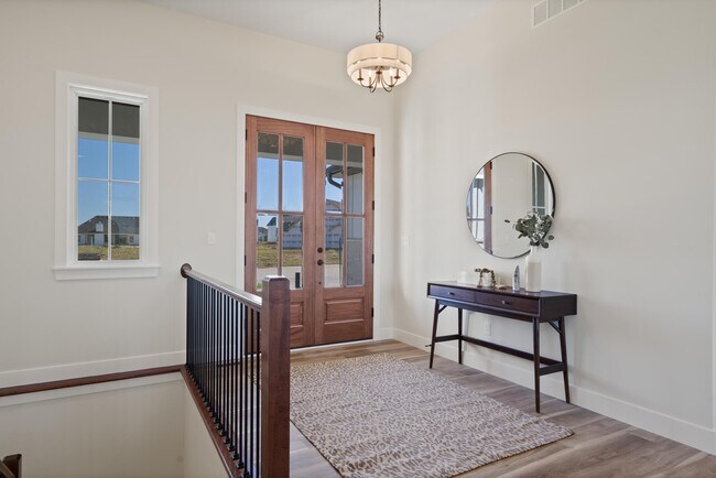 Foto del edificio - 5201 Buttercup Dr