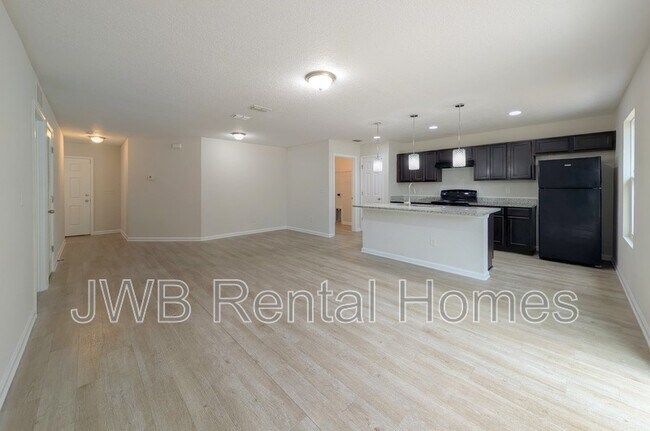 Foto del edificio - 8655 Bronson Ln