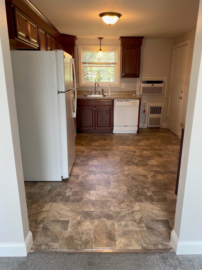 Kitchen - 252 Montcalm St