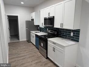 Building Photo - 42 N Cove Rd