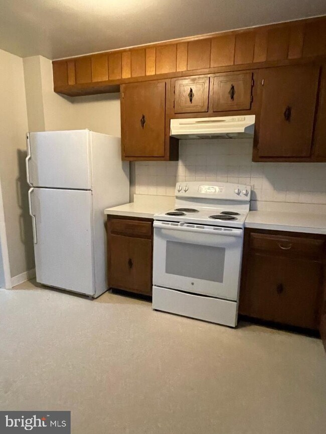 Building Photo - 543 Willis St