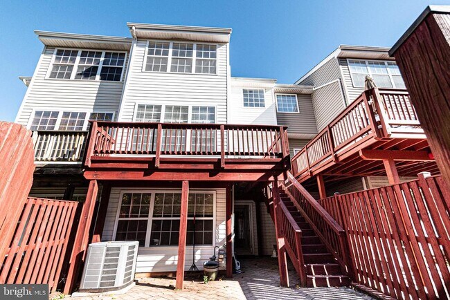 Building Photo - 20494 Blue Heron Terrace