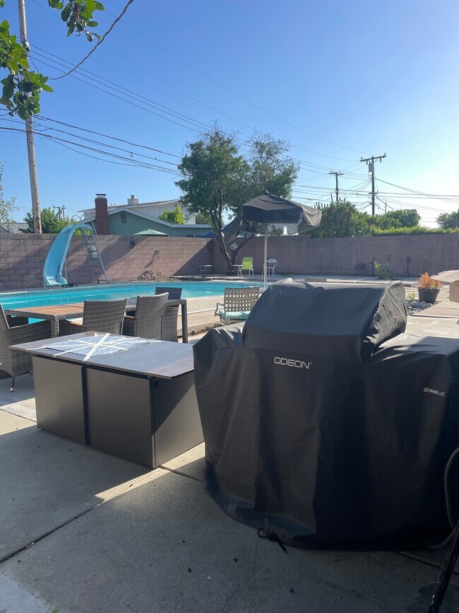 Foto del edificio - 1044 E Michelle St