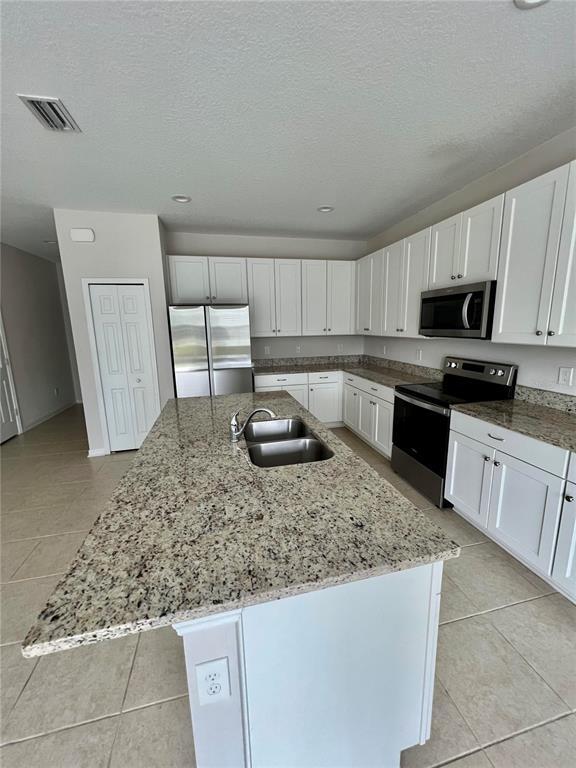 Foto del edificio - 6407 Tillandsia Pl