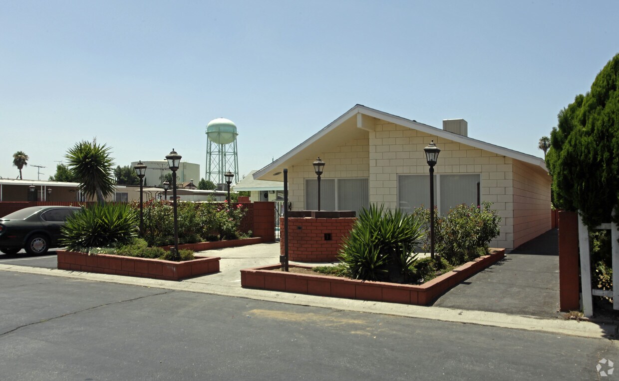 Stardust MHC Apartments in Colton, CA